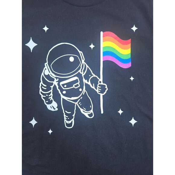 Pride Threads Pride T-Shirt Large Black Astronaut LGBTQ+ Rainbow Flag - Picture 4 of 6